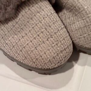 Kelly & Katie Gray Textured Slippers